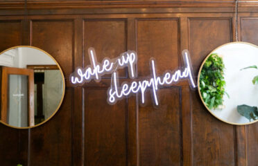 Oasis Neon Signs UK